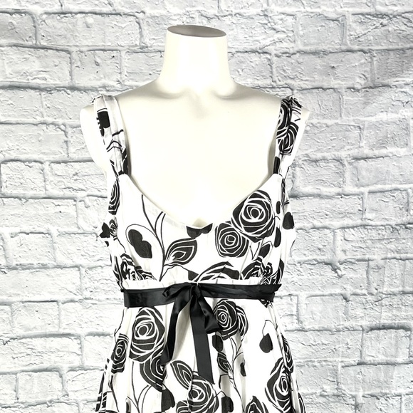 B. Darlin Fit and Flare Dress - Picture 2 of 7